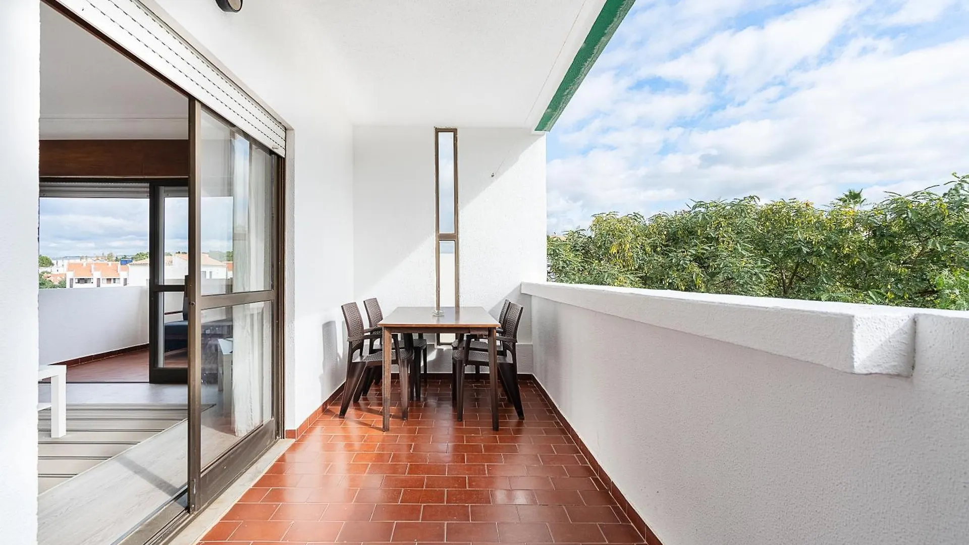 Cozy 1Bdr With Spacious Balcony & Pool, Vilamoura 0*,  Portugal