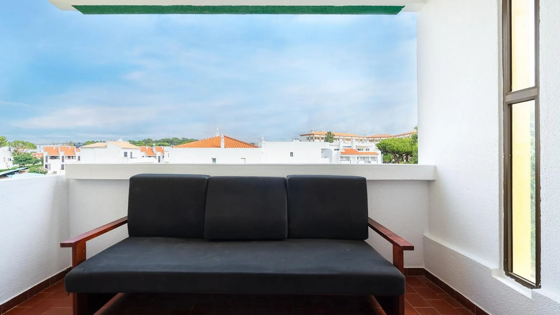 Cozy 1Bdr With Spacious Balcony & Pool, Vilamoura Apartment